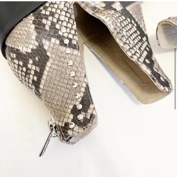 Steve Madden Conspire Studded Snakeskin Genuine Leather Booties Size 8.5 - Picture 2 of 9